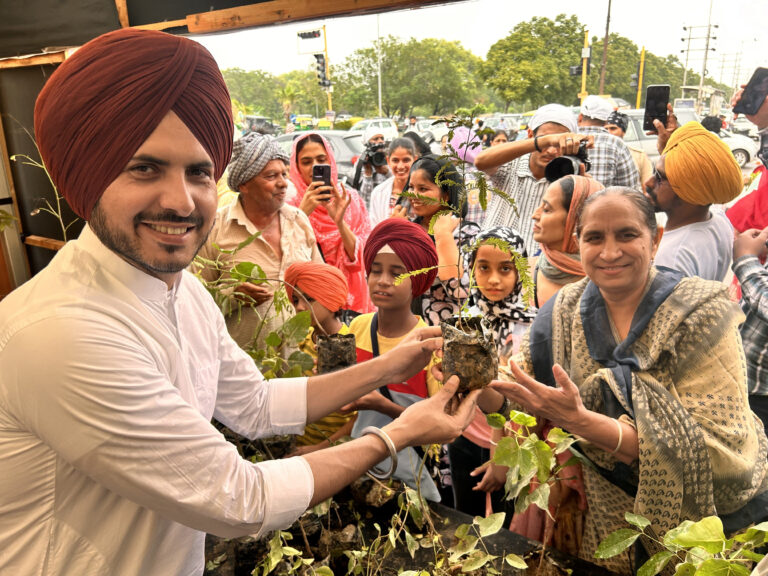 Bibi Rajni’s team Launches “Vishwas Da Boota” at Gurudwara: Spreading Faith and Trust, the film is releasing worldwide on 30th August 2024